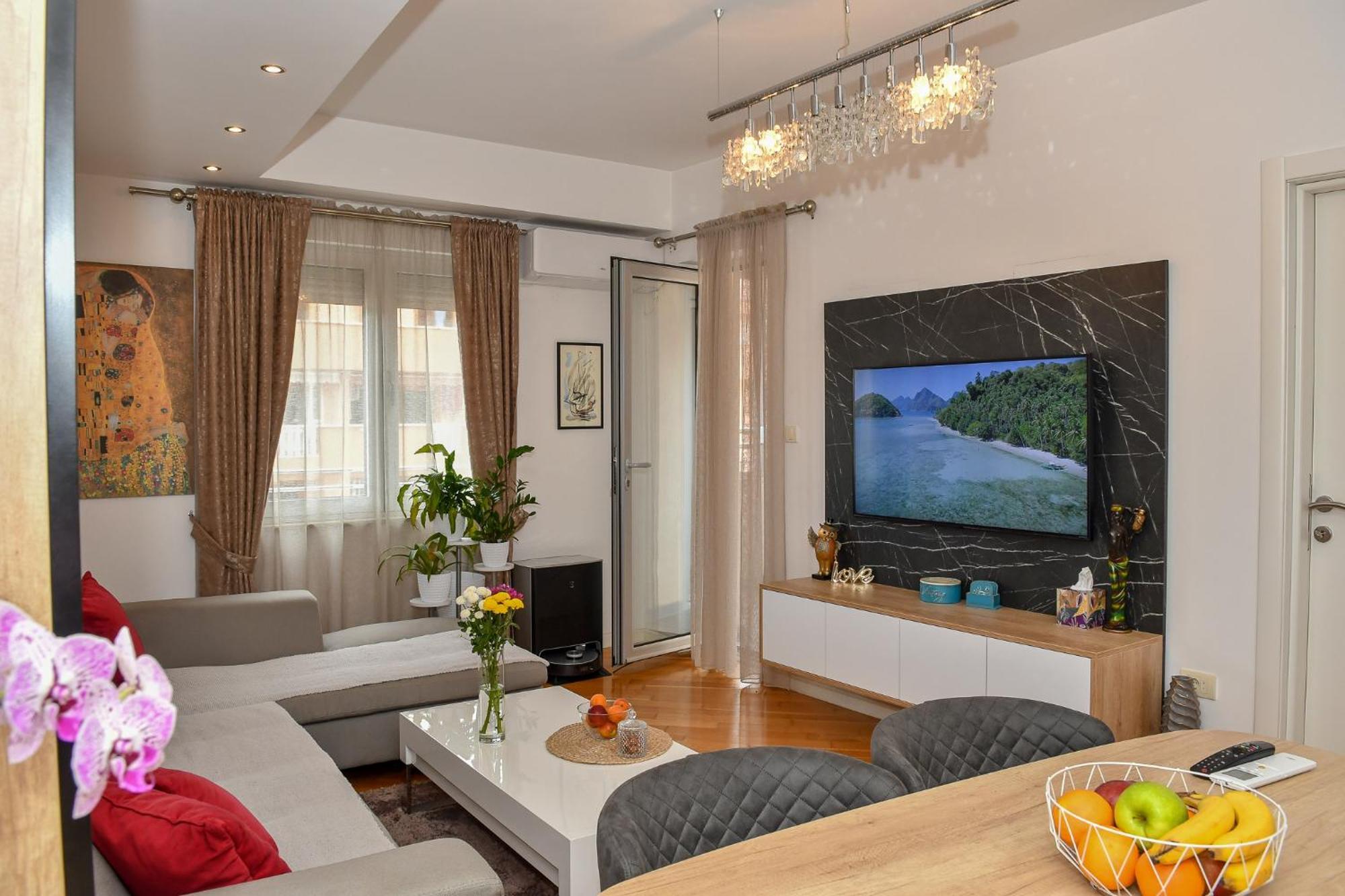 Moderan Dvosoban Stan Budva
